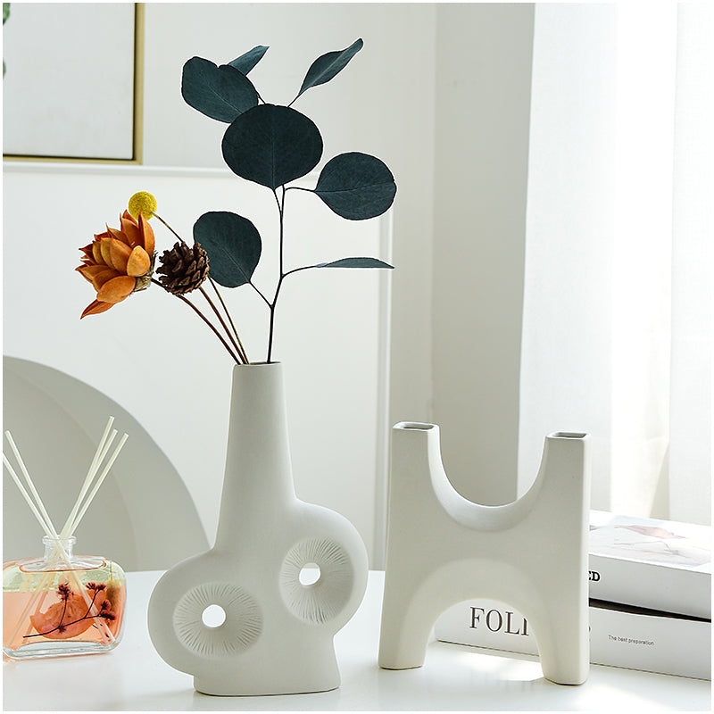 White Art Style Ceramic Vase Ornaments